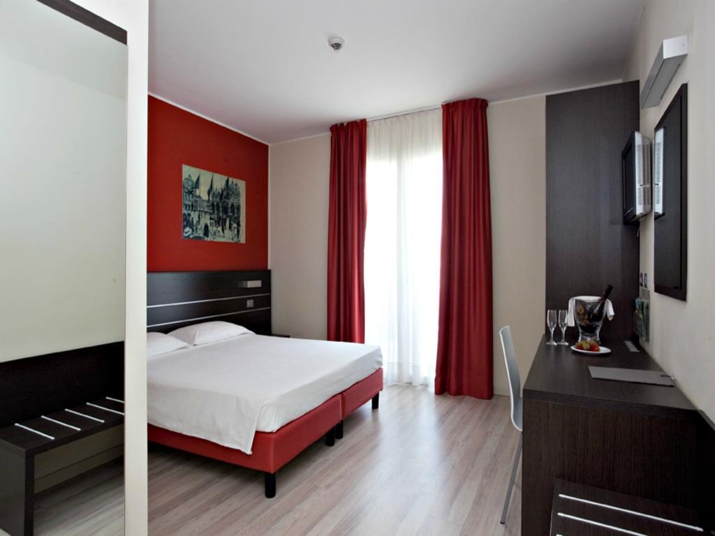 Hotel Vienna Lido di Jesolo Zewnętrze zdjęcie