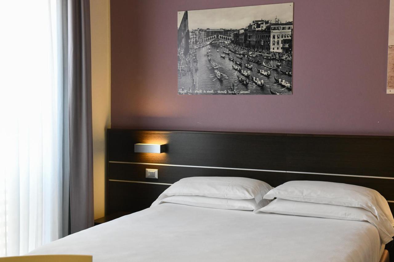 Hotel Vienna Lido di Jesolo Zewnętrze zdjęcie